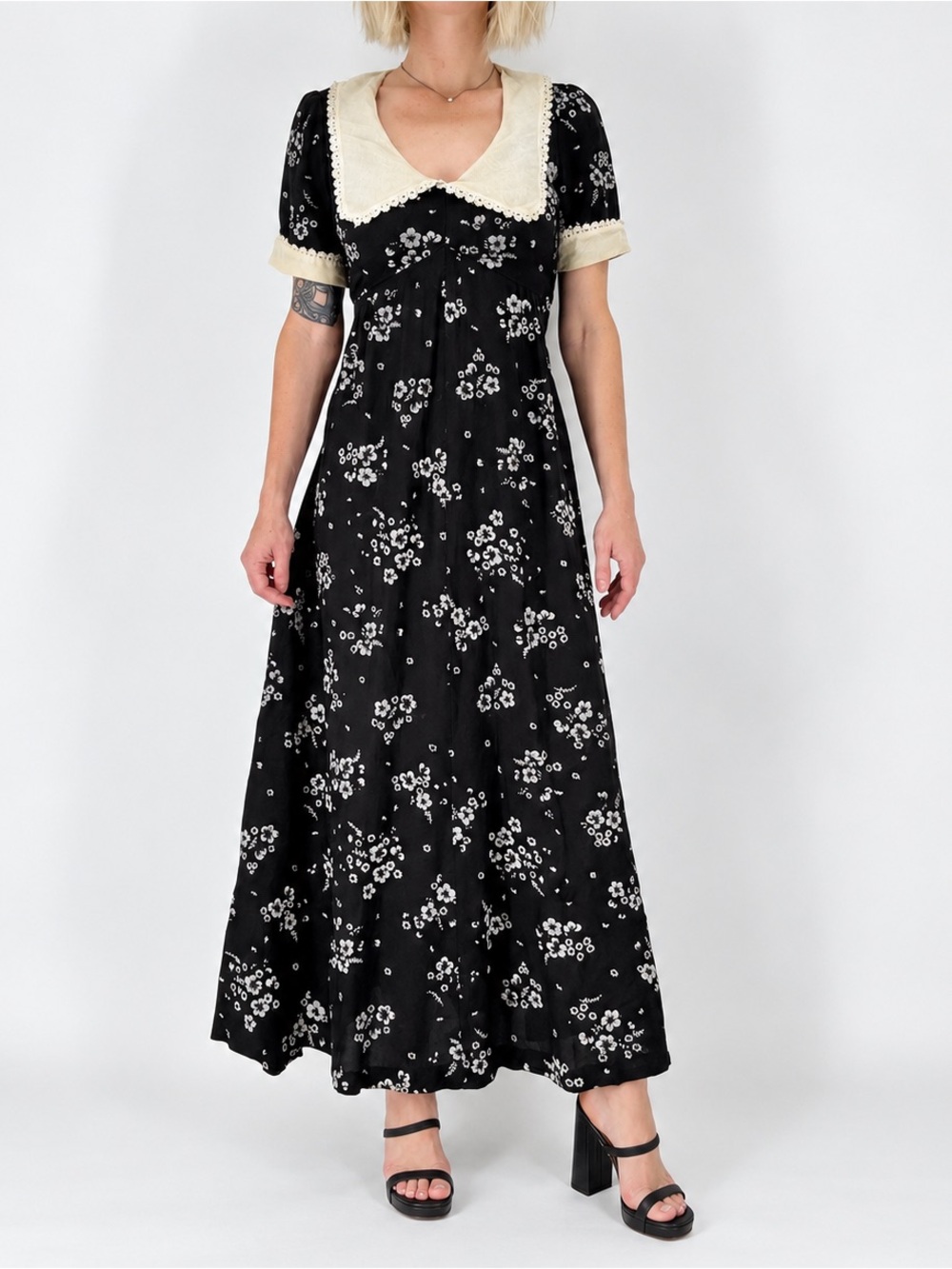 VTG Black Floral Maxi Dress XS Whimsigoth Gothic Peter Pan Lace Collar Romantic